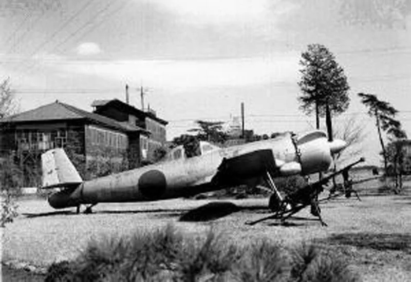 戦争当時の空撮・攻撃時の写真 旧日本軍が撮った真珠湾攻撃の写真 その裏に記された海軍大尉の